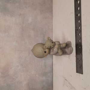 Vintage Enesco Precious Moments Jesus Loves Me Porcelain Figurine 1982 C114